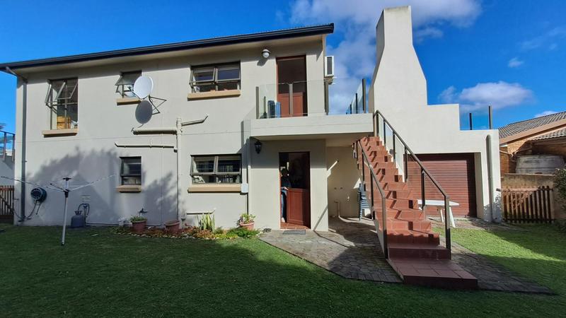 4 Bedroom Property for Sale in Stilbaai East Western Cape